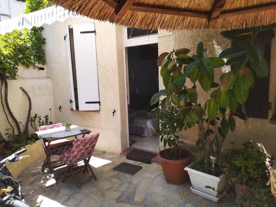 Studio Ideal Pour Deux Voyageurs Sur Marseille Ngoại thất bức ảnh