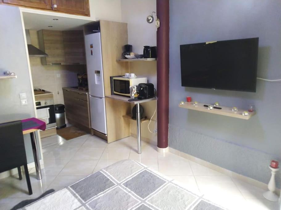 Studio Ideal Pour Deux Voyageurs Sur Marseille Ngoại thất bức ảnh